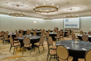Kawasan bisnes dan/atau bilik persidangan di Sheraton Portland Airport Hotel