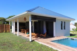 Swimmingpoolen hos eller tæt på Villa Gligli