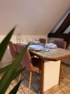 Posezení v ubytování L'Atelier - Logis d'artiste - Centre historique