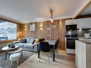 Zdjęcie z galerii obiektu Appartement cosy rénové à Tignes, proche des pistes, balcon, wifi - FR-1-641-13 w mieście Tignes