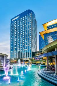 Bazén v ubytování Le Meridien Putrajaya nebo v jeho okolí