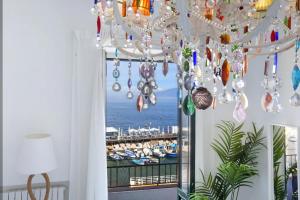 Fotografia z galérie ubytovania SorrentoVibes - Seaview Home on the beach & amazing views terrace v Sorrente
