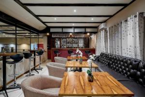 Predel za sedenje v nastanitvi Protea Hotel by Marriott Klerksdorp