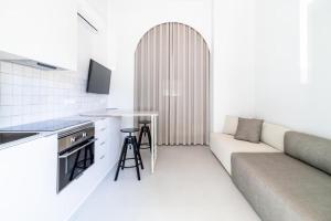 Η κουζίνα ή μικρή κουζίνα στο POINT BEACH white +2 φωτογραφίες