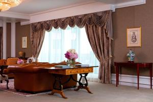 Posezení v ubytování The Ritz-Carlton, Kuala Lumpur