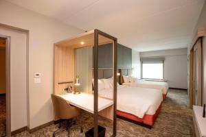 Postel nebo postele na pokoji v ubytování Springhill Suites By Marriott Athens Downtown/University Area