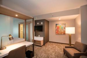 Postel nebo postele na pokoji v ubytování Springhill Suites By Marriott Athens Downtown/University Area