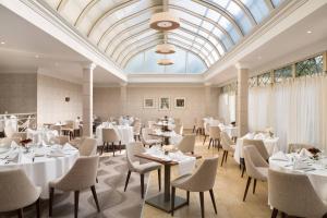 Reštaurácia alebo iné gastronomické zariadenie v ubytovaní The Westin Zagreb