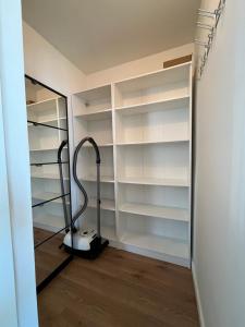 Mynd úr myndasafni af Apt T3 - Front de Mer - Parking - Tout Confort í Ajaccio