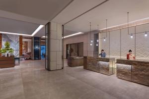 Lobby/Rezeption in der Unterkunft Surat Marriott Hotel