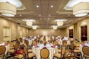 Εστιατόριο ή άλλο μέρος για φαγητό στο Sheraton Edison