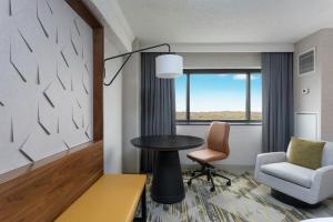 Χώρος καθιστικού στο Sheraton Edison