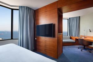 A television and/or entertainment centre at Sheraton Istanbul Atakoy Hotel
