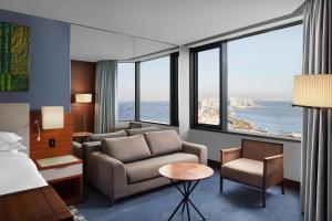 A seating area at Sheraton Istanbul Atakoy Hotel