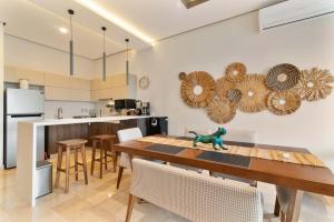 Galería fotográfica de One block from beach in Hotel Zone Free Beach Club en Tulum