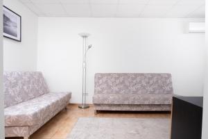 Posezení v ubytování KAUNO JACHTKLUBAS Baltosios Burės