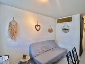 Część wypoczynkowa w obiekcie Studio Cabine avec Parking Privatif, Climatisation et TV à La Grande-Motte - FR-1-716-21