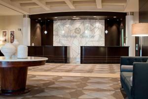 Posezení v ubytování Sheraton Cavalier Calgary Hotel