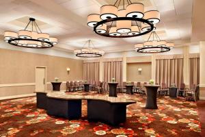 Restaurace v ubytování Sheraton Cavalier Calgary Hotel