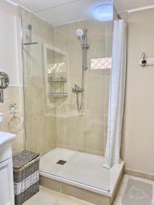 A bathroom at Dependance Villa delle Ulie
