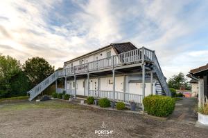 Bangunan di mana terletaknya apartmen +11 gambar