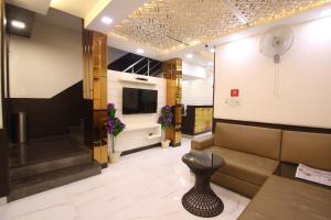 Posezení v ubytování Hotel Hill Palace -Near Karol Bagh Metro Station
