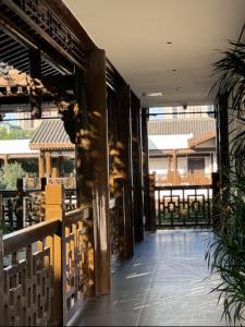 雪晴集山市晴岚度假民宿Snowy and Sunny陽台或露臺
