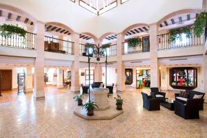The lobby or reception area at Marriott’s Club Son Antem Még 20 kép