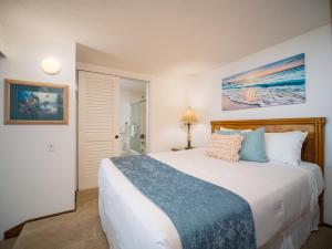 Postel nebo postele na pokoji v ubytování Luxurious Oceanfront Retreat at Kaanapali Alii Experience Aloha in Every Moment