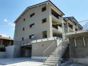 Budova, v ktorej sa apartmán nachádza
