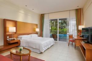 Postel nebo postele na pokoji v ubytování Sheraton Hua Hin Resort & Spa