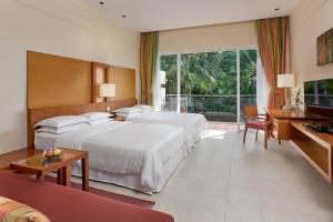Postel nebo postele na pokoji v ubytování Sheraton Hua Hin Resort & Spa