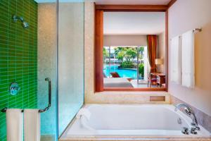 Bazén v ubytování Sheraton Hua Hin Resort & Spa nebo v jeho okolí