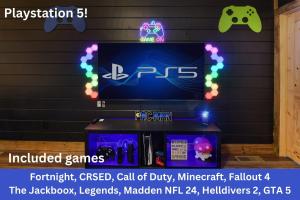 Fotografie z fotogalerie ubytování Walk To Parkway - Indoor Pool - Treehouse Loft PS5 v destinaci Pigeon Forge