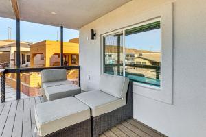 Balkón nebo terasa v ubytování Multi-Home Retreat on Colorado River with Boat Dock!