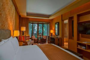 Cama ou camas em um quarto em Tambo del Inka, a Luxury Collection Resort & Spa, Valle Sagrado