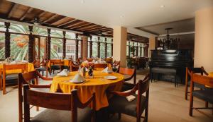 Posezení v ubytování Plaza Uruapan Hotel 
