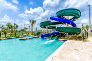 A piscina localizada em In-Home Arcade, Themed Bedrooms, Resort Lazy River ou nos arredores