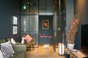 Posezení v ubytování Moxy Edinburgh Airport