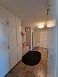 Fotografie z fotogalerie ubytování Central lägenhet i Visby -4 person inkl parkering v destinaci VBY