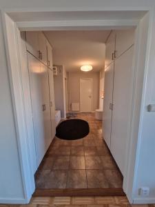 Fotografie z fotogalerie ubytování Central lägenhet i Visby -4 person inkl parkering v destinaci VBY