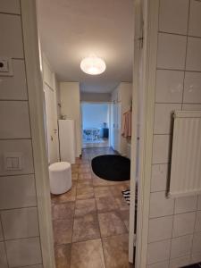 Koupelna v ubytování Central lägenhet i Visby -4 person inkl parkering