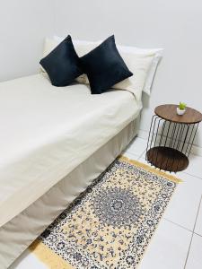 Postel nebo postele na pokoji v ubytování Cozy Crib