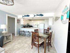 Ảnh trong thư viện ảnh của Aqua Villa Condo 204 Beachfront ở Fort Walton Beach