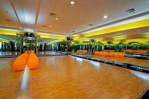 Spordikeskus ja/või sportimisvõimalused majutusasutuses Redtop Hotel & Convention Center