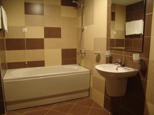 Hotel Lovech的一间浴室