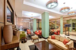Posezení v ubytování Protea Hotel by Marriott Lusaka