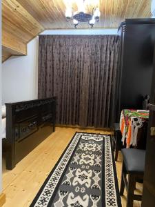 Afbeelding uit fotogalerij van Acasa la Tulucu in Bîrsana