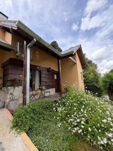 Budova, kde se prázdninový dům nachází