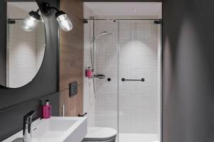Vannituba majutusasutuses Moxy Rapperswil